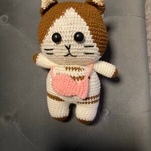 Crochet amigurumi cat. Excellent condition high-quality. 8 1/2” x 6.